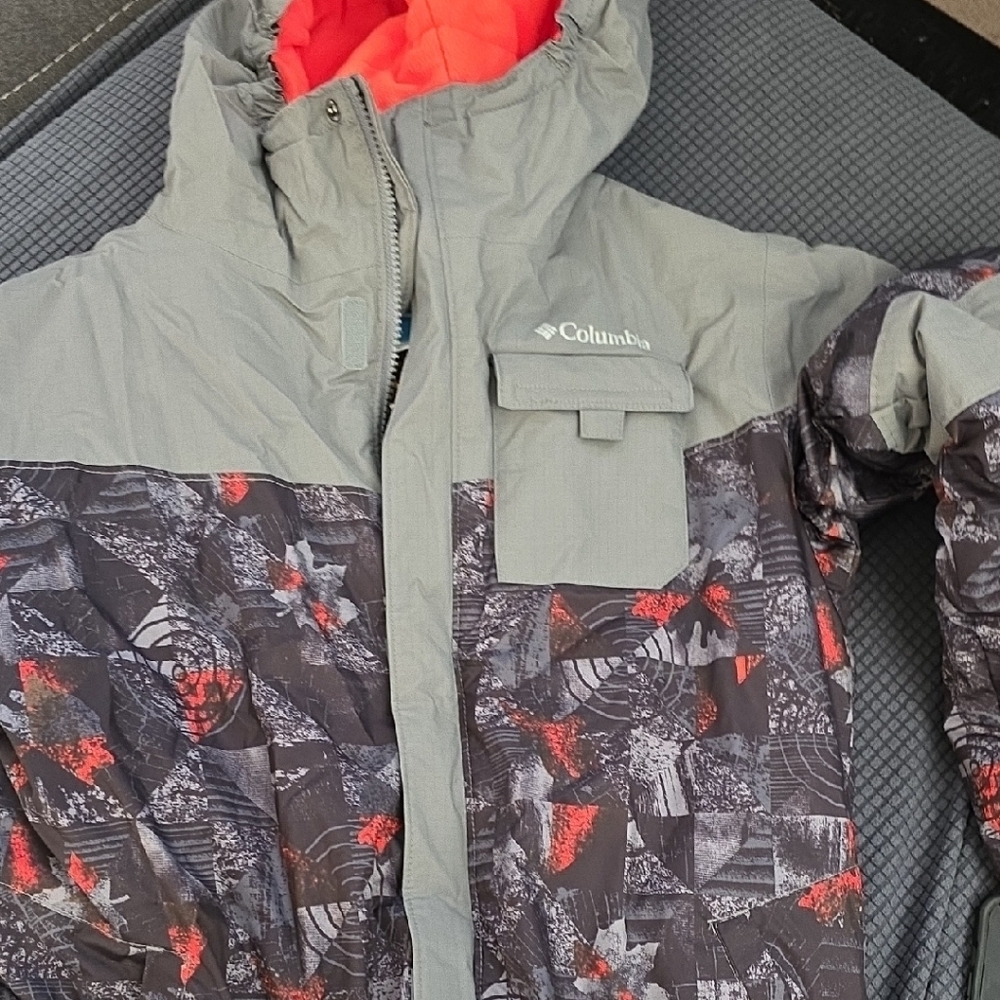 Columbia Kids' Black and Red Patterned Puffer Jacket